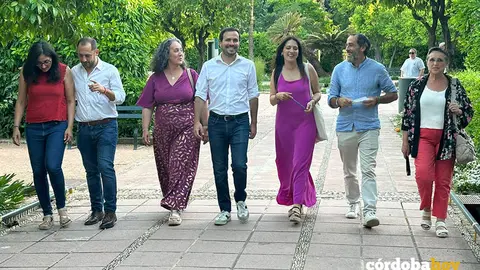 Alberto Garz&oacute;n (centro) en C&oacute;rdoba