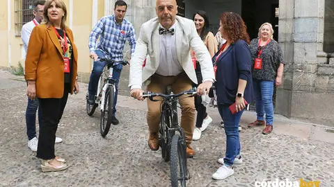 Antonio Hurtado ejerce su derecho a voto en las municipales de 2023