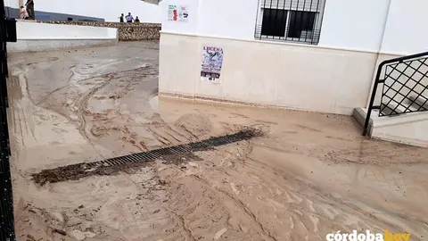 Barro tras la lluvia en Jauja, aldea de Lucena