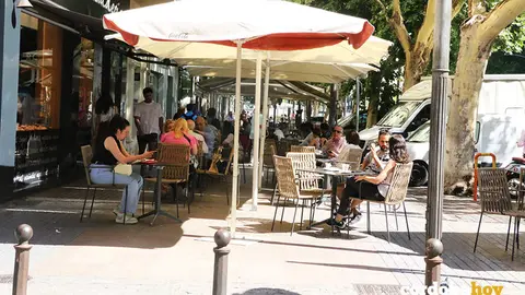 Veladores en la Avenida Gran Capit&aacute;n de c&oacute;rdoba, en una imagen de archivo