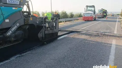 Obras de la Junta en una carretera auton&oacute;mica, en una imagen de archivo