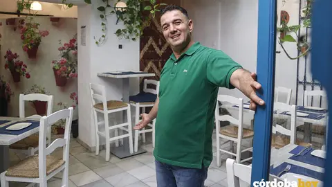 Ramez Al-Malek posa para C&oacute;rdoba Hoy en el Restaurante Damasco