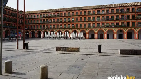 La Plaza de La Corredera vac&iacute;a de gente