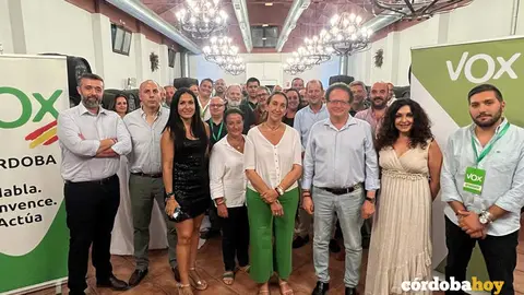 Afiliados y candidatos de Vox, tras conocerse los resultados