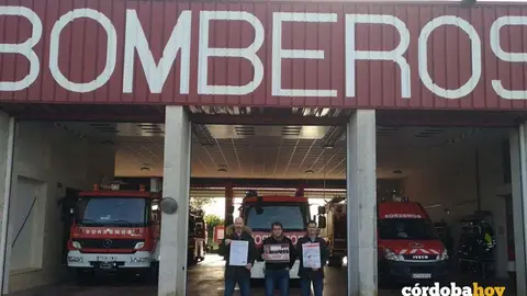 Los delegados sindicales de CCOO en una de las visitas a los parques de bomberos provinciales