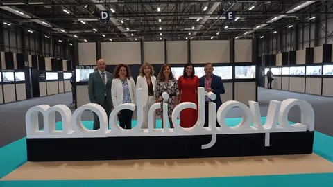 La consejera de Empleo, Empresa y Trabajo Aut&oacute;nomo, Roc&iacute;o Blanco, ha visitado este viernes MadridJoya