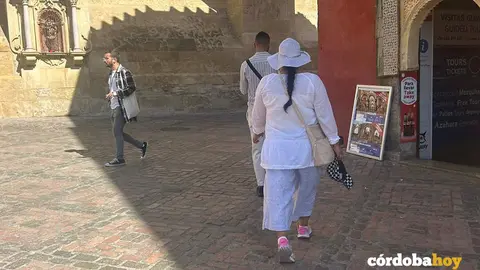 Carterista al acecho de una v&iacute;ctima en el Casco Hist&oacute;rico