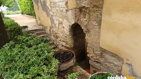 Puerta que se quiere recuperar como segunda entrada a Caballerizas Reales