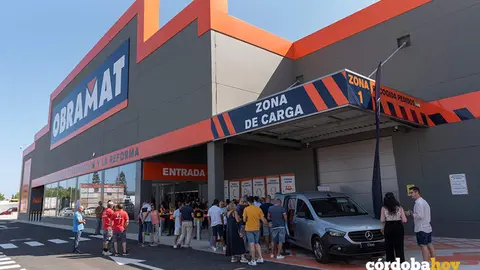 Uno de los edificios que tiene Obramat repartidos por todo el pa&iacute;s