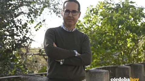 Manuel Gir&aacute;ldez posa para C&oacute;rdoba Hoy