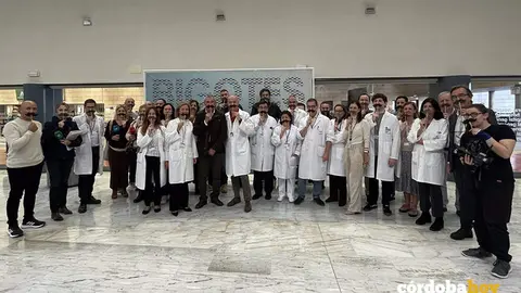 Especialistas e investigadores del Reina Sof&iacute;a y el Imibic, junto a representantes de los medios de comunicaci&oacute;n, respaldan la campa&ntilde;a contra el c&aacute;ncer de pr&oacute;stata