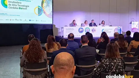 Inauguraci&oacute;n de la I Feria de Emprendimiento, Atracci&oacute;n y Desarrollo Empresarial de la Incubadora de Alta Tecnolog&iacute;a C&oacute;rdoba Biotech, promovida por el Instituto Maim&oacute;nides de Investigaci&oacute;n Biom&eacute;dica de C&oacute;rdoba (Imibic)