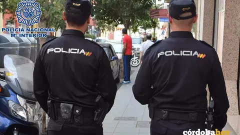 Una pareja de polic&iacute;as nacionales en una imagen de archivo