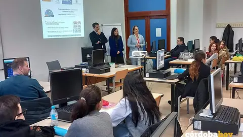Mar&iacute;a Dolores G&aacute;lvez, Jos&eacute; Mar&iacute;a Bellido y Blanca Torrent en la visita a los dos proyectos en CECO