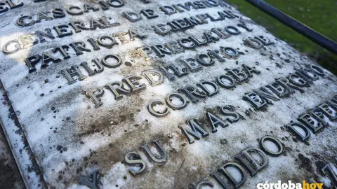 Detalle de la tumba del general Cascajo