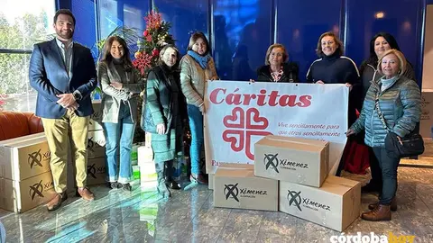 Ximenez Group entrega m&aacute;s de 250 kilos de alimentos a C&aacute;ritas de Puente Genil tras su campa&ntilde;a solidaria navide&ntilde;a