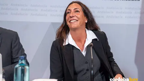 La consejera de Integraci&oacute;n Social, Juventud, Familias e Igualdad Loles L&oacute;pez, en una rueda de prensa