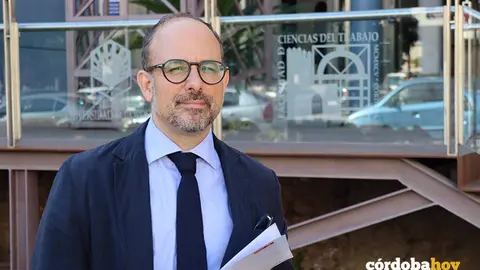 El portavoz de Universidad, Investigaci&oacute;n e Innovaci&oacute;n del PSOE-A en el Parlamento de Andaluc&iacute;a, el cordob&eacute;s Antonio Ruiz