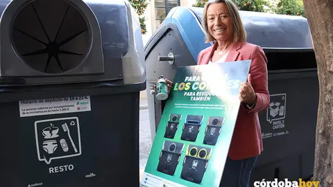 Isabel Alb&aacute;s presenta la campa&ntilde;a 'Para gustos colores y para residuos tambi&eacute;n' sobre el quinto contenedor FOTO RAFA MELLADO SENIOR