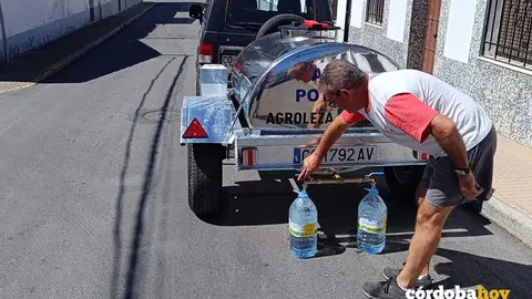 Reparto de agua potable en Villanueva de C&oacute;rdoba