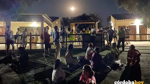 Participantes en una caminata nocturna a La Colada, una de las acciones reivindicativas llevadas a cabo por 'Unidos por el Agua'