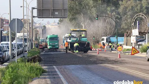 Asfaltado de la conexi&oacute;n entre la Ronda Norte y la N-432 y Agrupaci&oacute;n C&oacute;rdoba