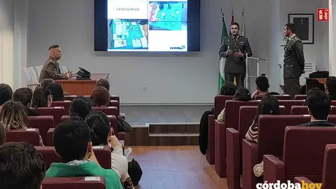 Jornada informativa sobre acceso a las Fuerzas Armadas para profesionales de la salud desarrollada por la Subdelegaci&oacute;n de Defensa en la Facultad de Medicina y Enfermer&iacute;a de C&oacute;rdoba