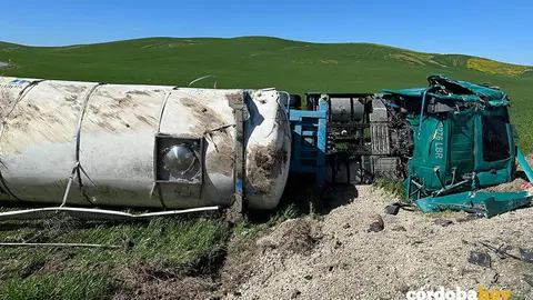 Estado en que qued&oacute; el cami&oacute;n en el accidente FOTO C&Oacute;RDOBAFIRE