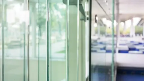  Revoluci&oacute;n arquitect&oacute;nica y decorativa: la versatilidad del vidrio y cristal 