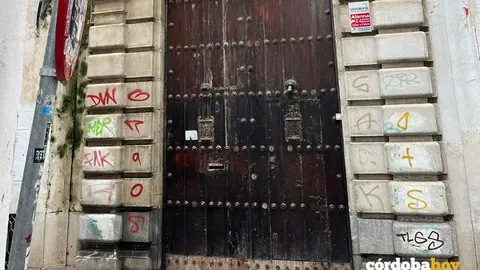 Pintadas en el edificio de la Real Academia de C&oacute;rdoba
