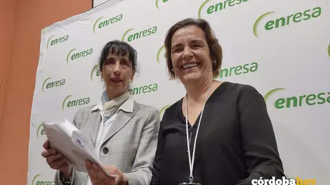 La directora de El Cabril, Eva Noguero (derecha), junto a la directora de Sostenibilidad y Comunicaci&oacute;n de Enresa, Mar&iacute;a P&eacute;rez