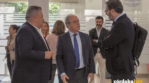 Encuentro entre la Junta y CECO sobre infraestructuras de transporte de energ&iacute;a