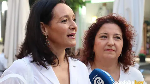 Rafi Cresp&iacute;n y Alicia Moya en un acto de campa&ntilde;a en el Distrito Levante