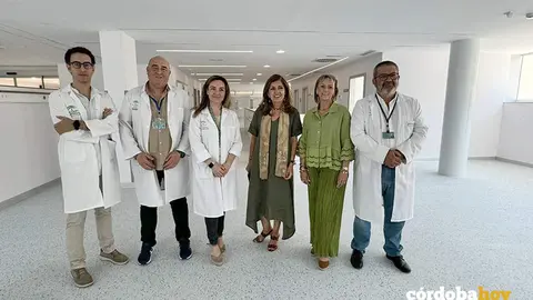 Mar&iacute;a Jes&uacute;s Bitella (tercera por la derecha) en el Hospital Infanta Margarita de Cabra