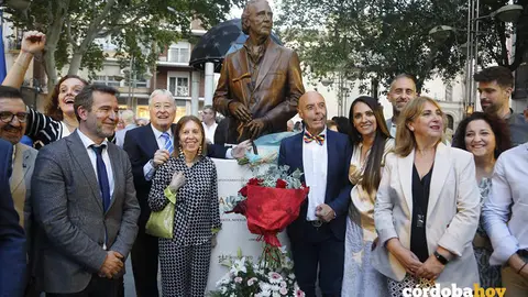 Inauguraci&oacute;n de la estatua dedicada a Antonio Gala en Gran Capit&aacute;n