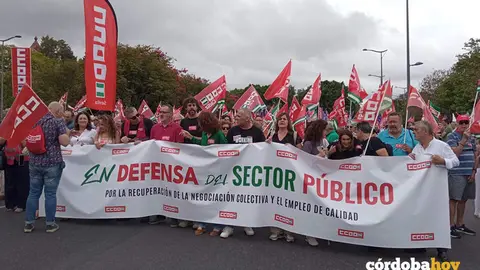 Cordobeses y cordobesas en la manifestaci&oacute;n de Sevilla de CCOO por el empleo p&uacute;blico