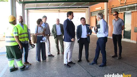 Jos&eacute; Mar&iacute;a Bellido y Miguel Ruiz Madruga en el CEIP Pablo Garc&iacute;a Baena FOTO RAFA MELLADO SENIOR