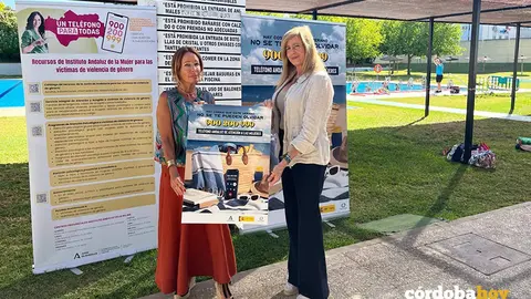 Rosario Alarc&oacute;n (derecha) y Marian Aguilar en la piscina UD Sur de C&oacute;rdoba