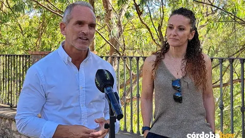 El delegado de Sostenibilidad, Medio Ambiente y Econom&iacute;a Azul, Rafael Mart&iacute;nez, y Lola Garc&iacute;a, responsable t&eacute;cnica del PGI