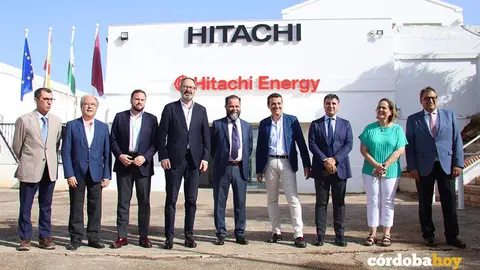Autoridades de la Junta y del Ayuntamiento de C&oacute;rdoba en Hitachi, en una imagen de archivo