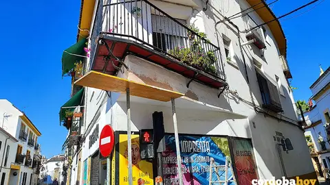 El balc&oacute;n de la calle Arroyo San Rafael reparado de nuevo FOTO SAN LORENZO EXISTE