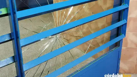 Puerta de seguridad rota por uno de los internos FOTO CSIF C&Oacute;RDOBA