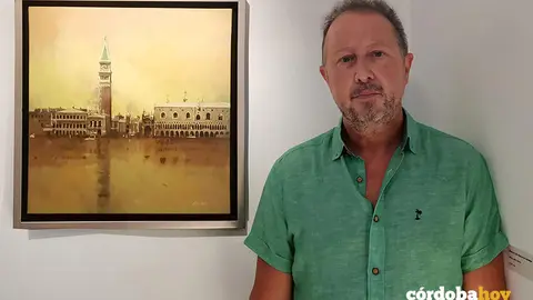 Francisco Escalera con su obra