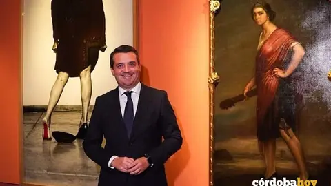 Jos&eacute; Mar&iacute;a Bellido en la apertura al p&uacute;blico de la muestra de Julio Romero de Torres FOTO AYUNTAMIENTO
