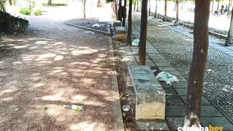 Efecto del botell&oacute;n en el Parque de los Poetas