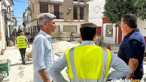 Obras en la calle Sebasti&aacute;n Garrido de Montemayor FOTO DIPUTACI&Oacute;N