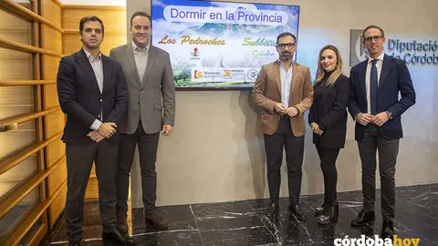 F&eacute;lix Romero, Narci Ruiz, Santiago Cabello, Juan Ram&oacute;n Valdivia y Jos&eacute; Mar&iacute;a Vallejo presentan las acciones promocionales de las mancomunidades de la Subb&eacute;tica y Los Pedroches FOTO DIPUTACI&Oacute;N DE C&Oacute;RDOBA