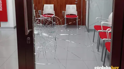 Ataque vand&aacute;lico a la sede provincial del PSOE FOTO PSOE