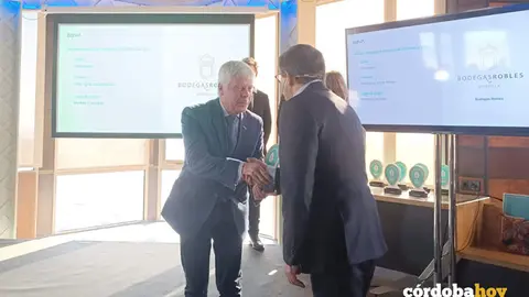 Francisco Robles recibe el premio en Barcelona