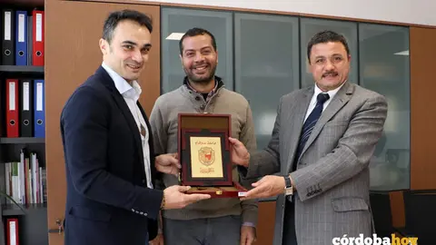 Ehab Kotb Elmahallawy (centro) en una visita realizada a la Universidad de Le&oacute;n FOTO UNIVERSIDAD DE LE&Oacute;N